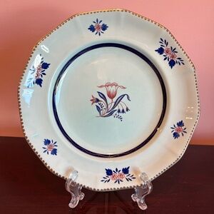 Calyx Ware Adams Member Wedgewood Group Light Blue Salad Plates - Set of 2